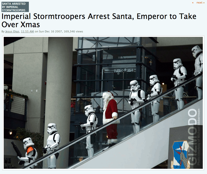 Stormtroopers arresteren de kerstman