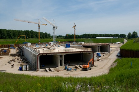 Nieuwe Coentunnel in bouwdok Barendrecht